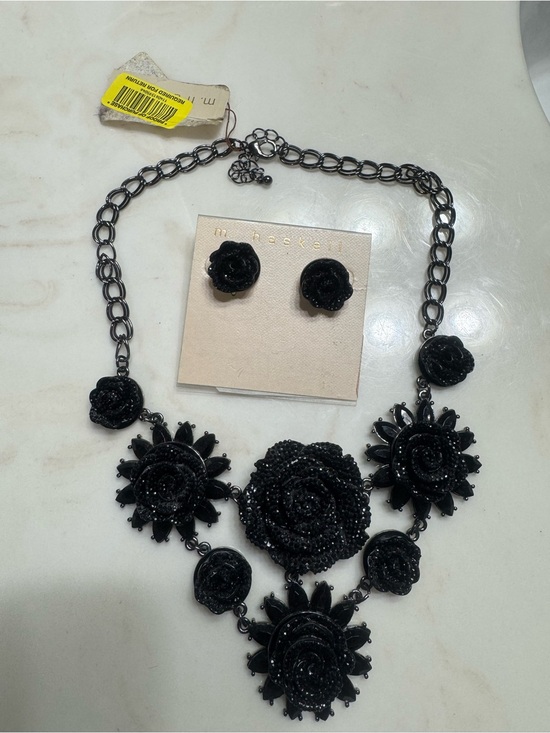 Jewelry - Black Floral Statement Necklace and Earrings Set - Women Jewelry